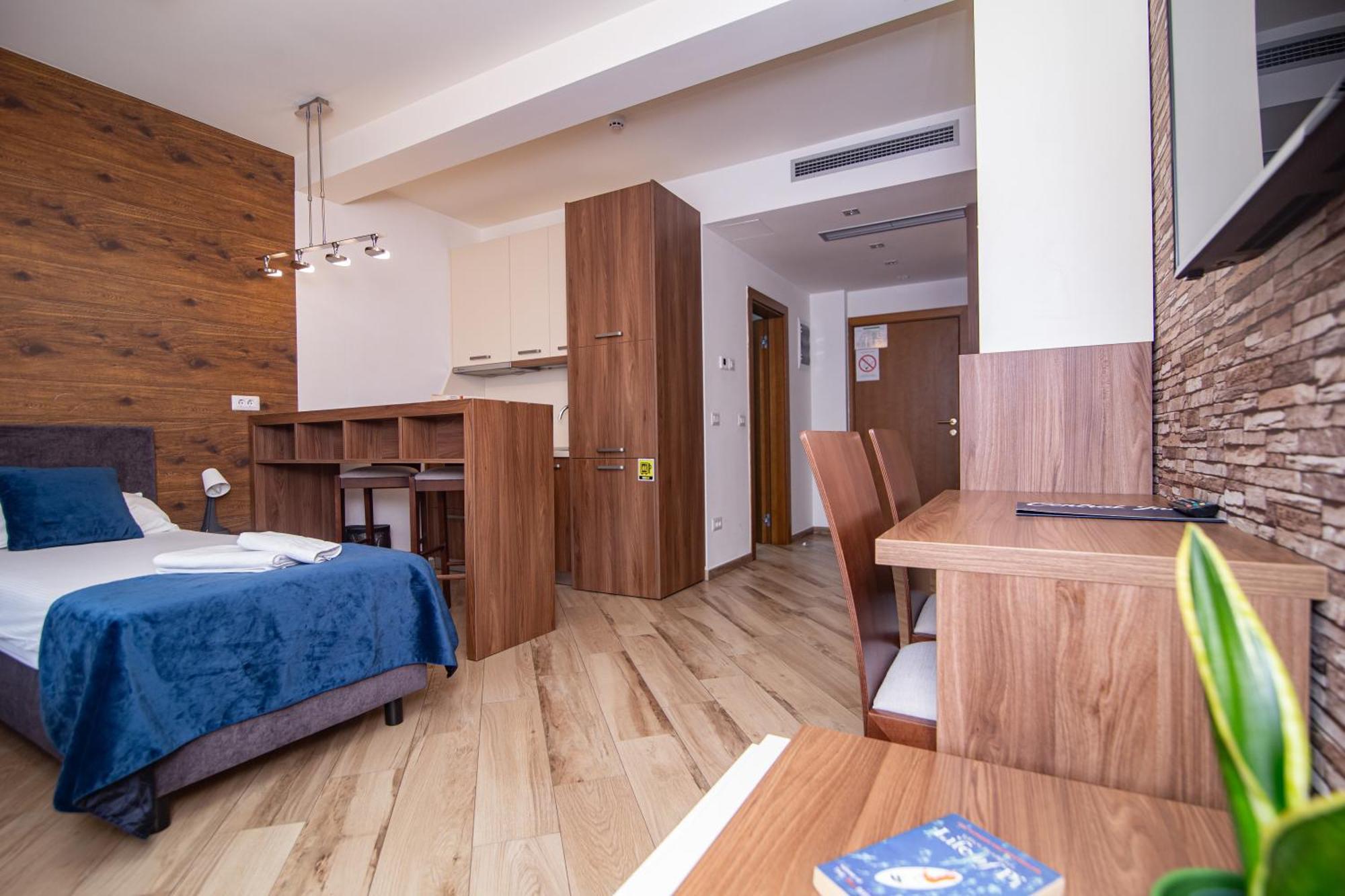 Central Inn *