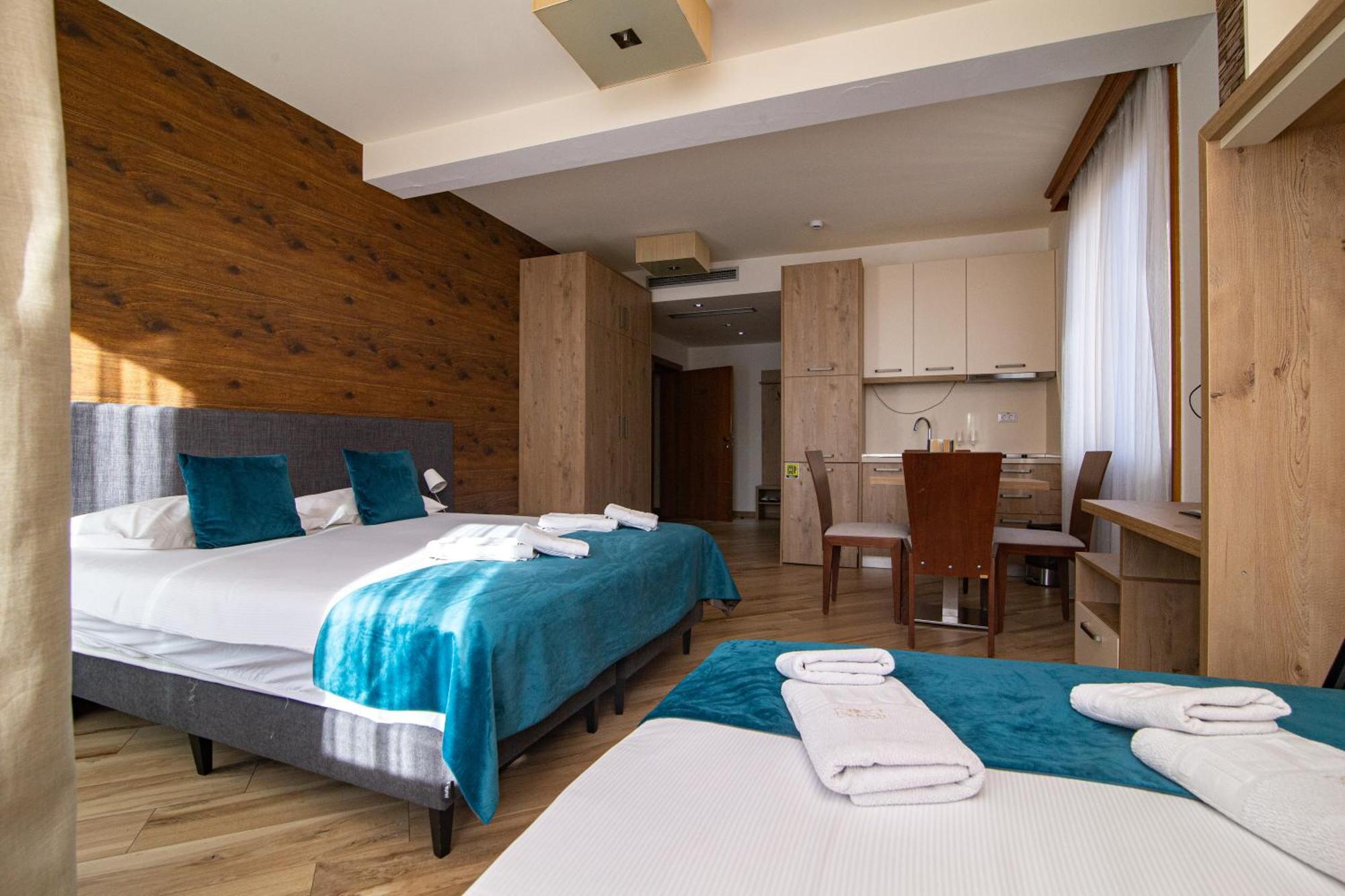 Central Inn *