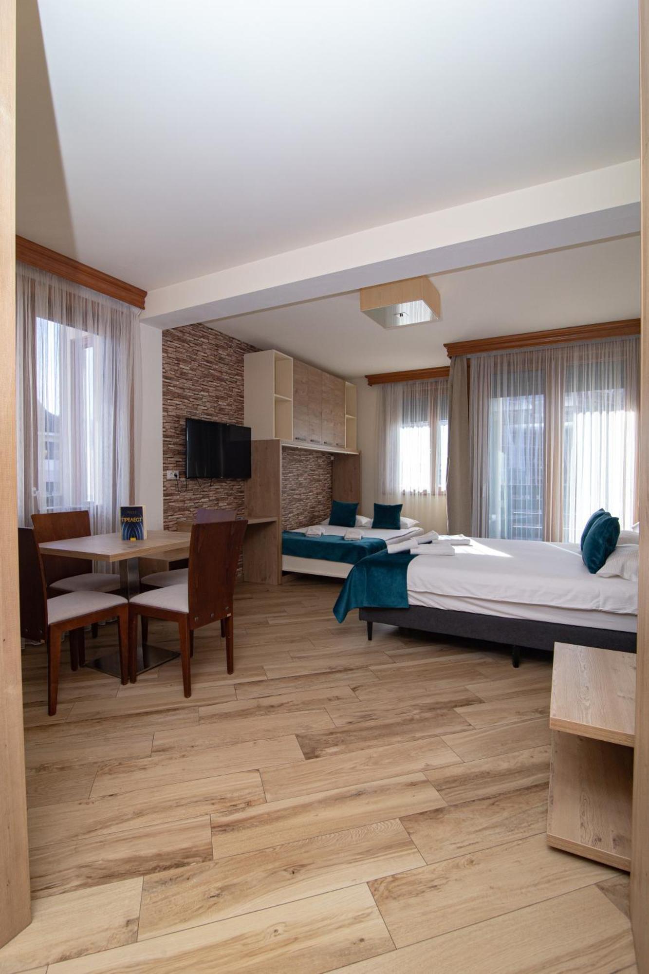 Central Inn *
